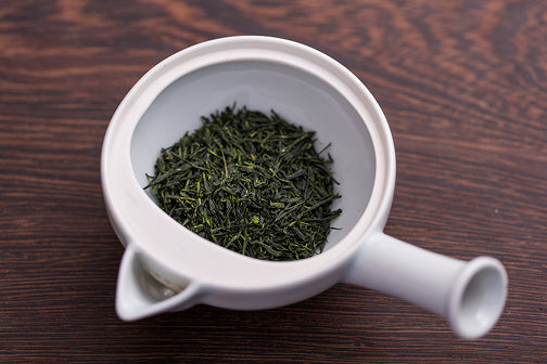 Porcelain teapot - Flat, wide design allows delicate sencha and gyokuro leaves to unfurl.