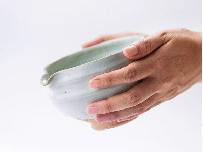 Ippodo Tea - White Tea Bowl with Spout - Designed with a groove along its sides